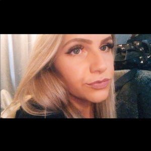 Meet your Posher, Courtney